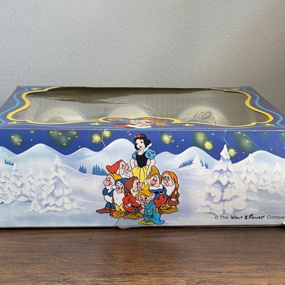 VINTAGE Walt DISNEY Company SNOW WHITE 7 DWARVES Set 5 Glass Ball Ornaments BOX - Picture 6 of 11